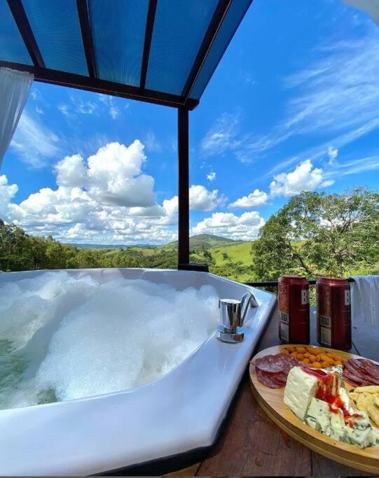 Cabana Raízes: A-Frame com vista para as montanhas