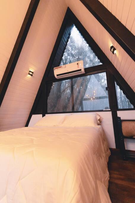 Cabana Raízes: A-Frame com vista para as montanhas