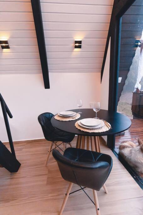 Cabana Raízes: A-Frame com vista para as montanhas