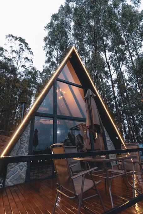 Cabana Raízes: A-Frame com vista para as montanhas