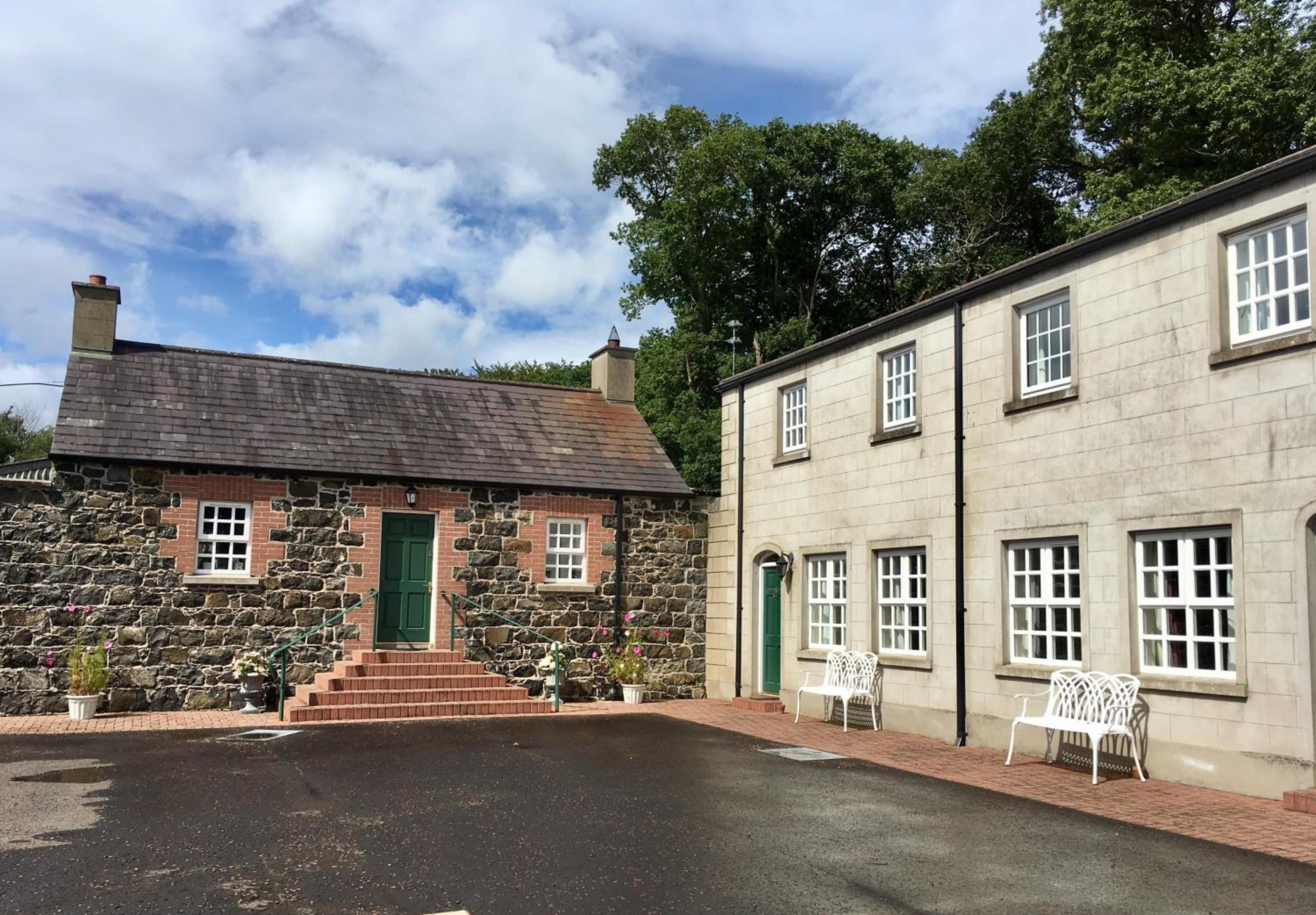 Courtyard Cottages at Ballyscullion Park