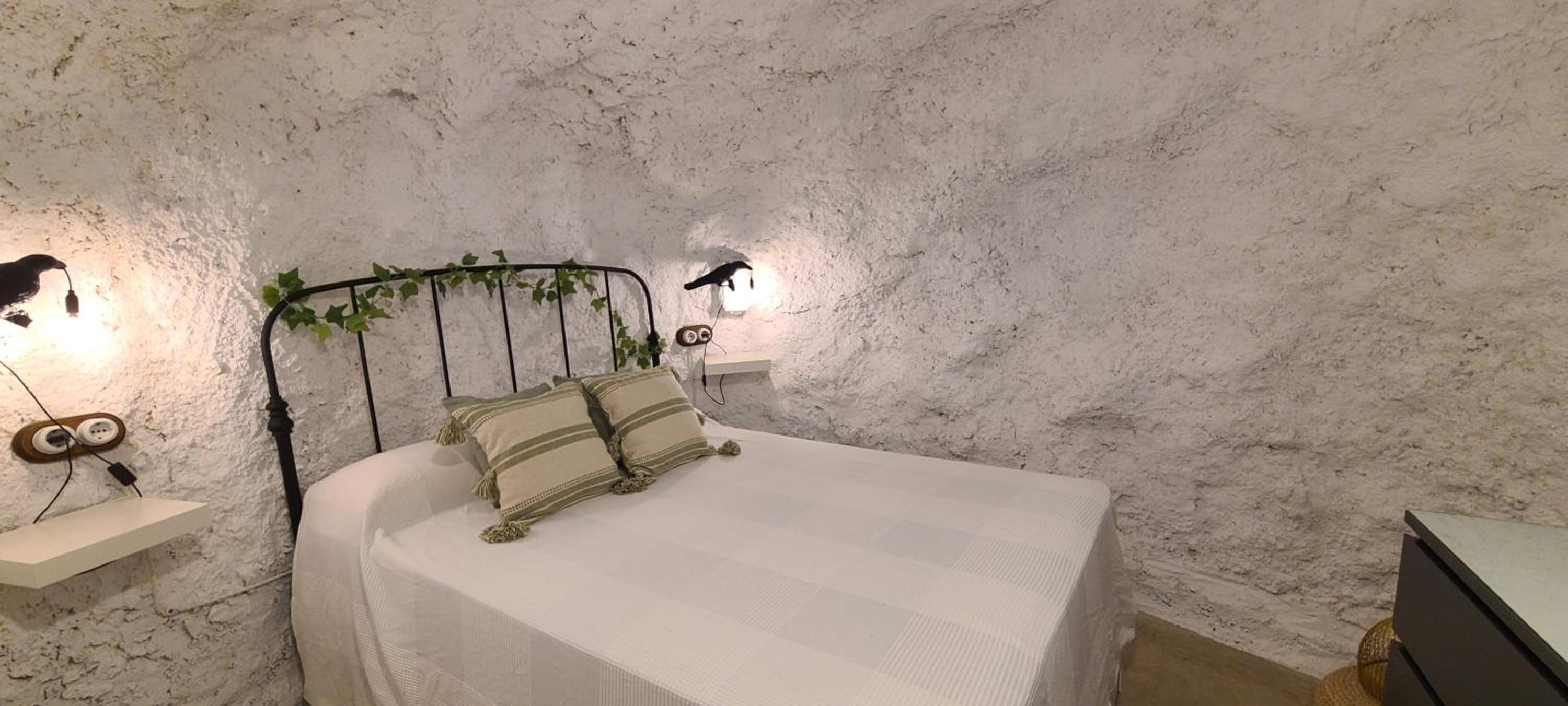 CASA CUEVA A-TIPICA