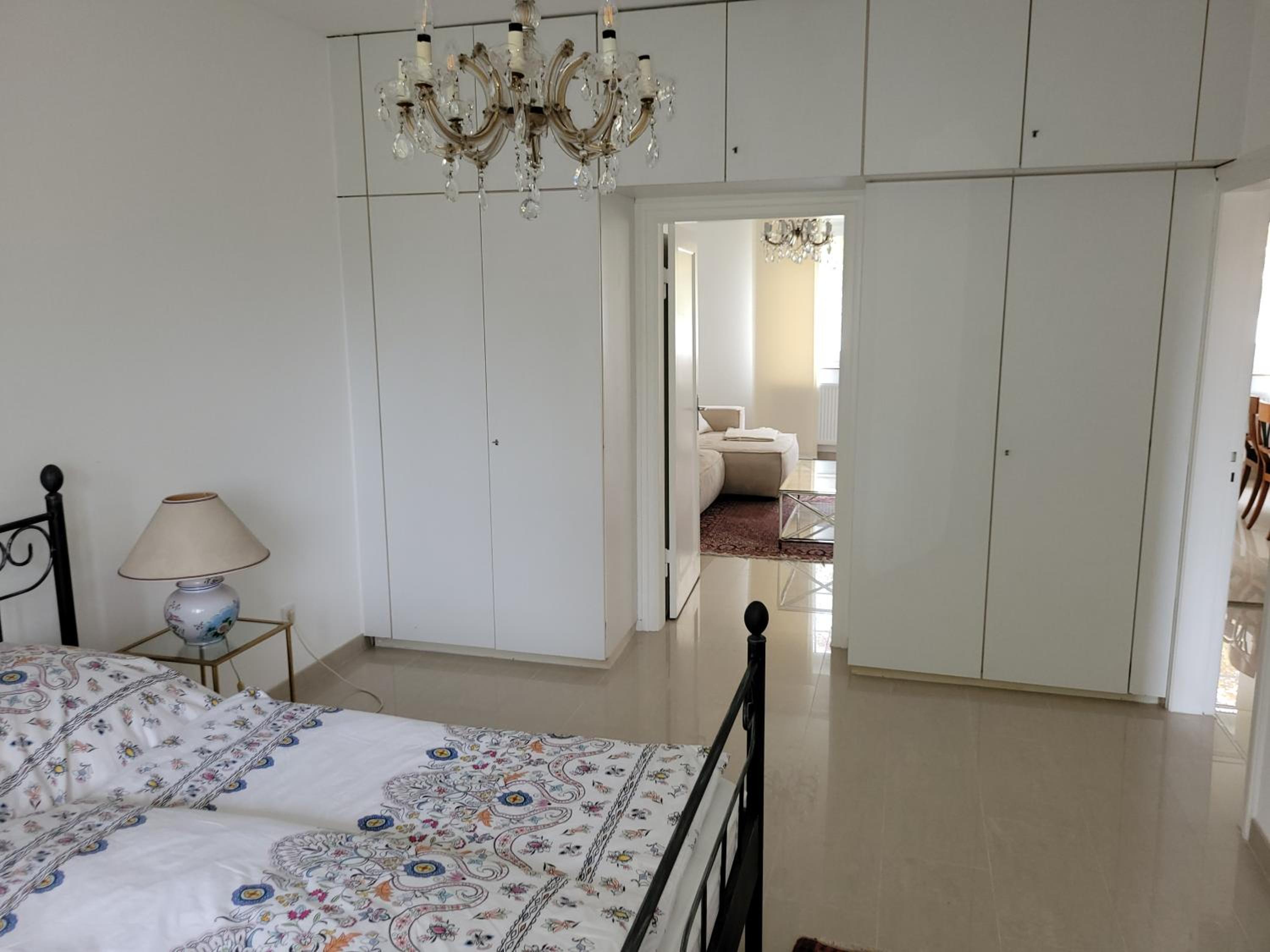 Stilvoll eingerichtete Altbauwohnung