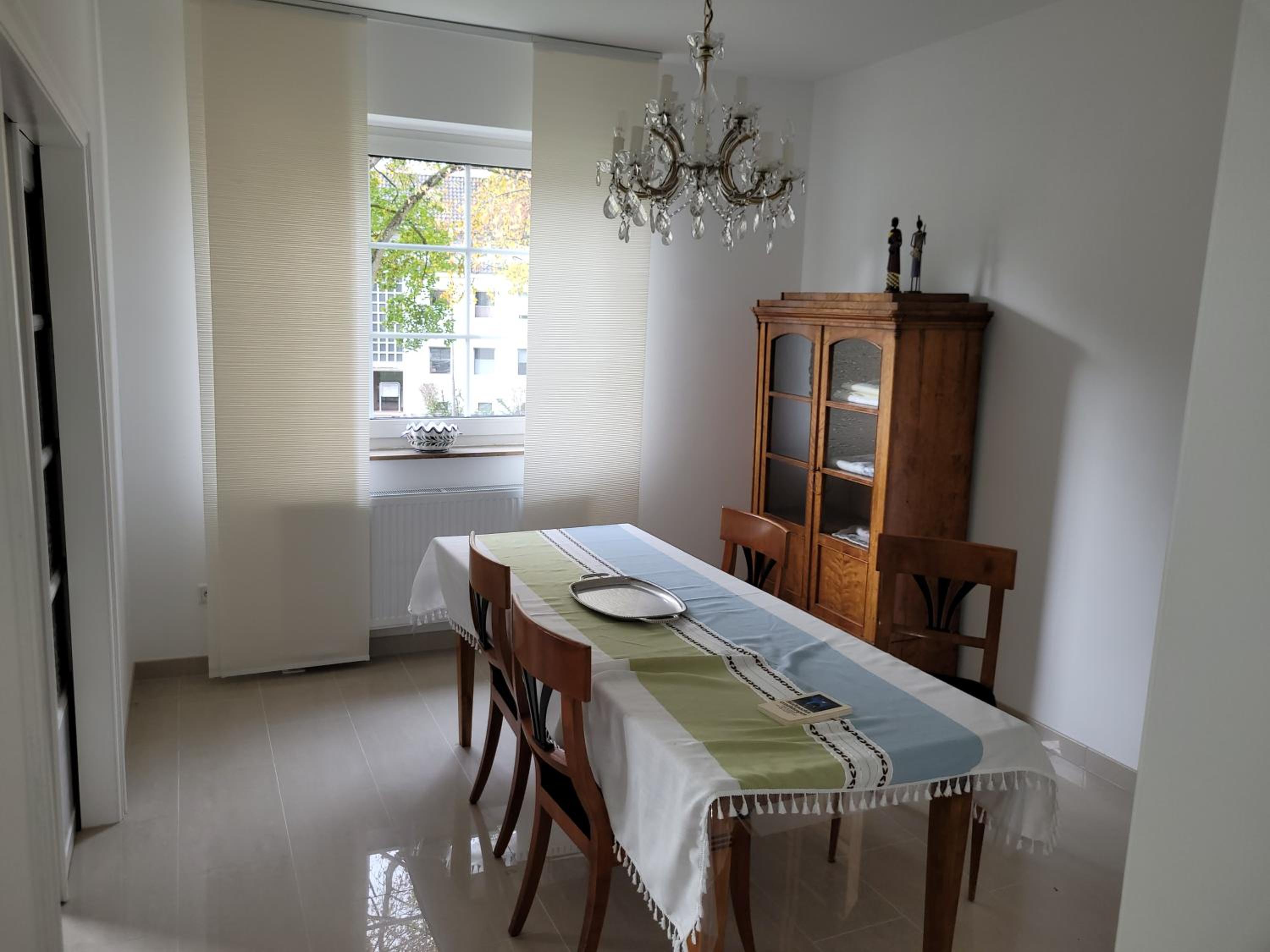 Stilvoll eingerichtete Altbauwohnung