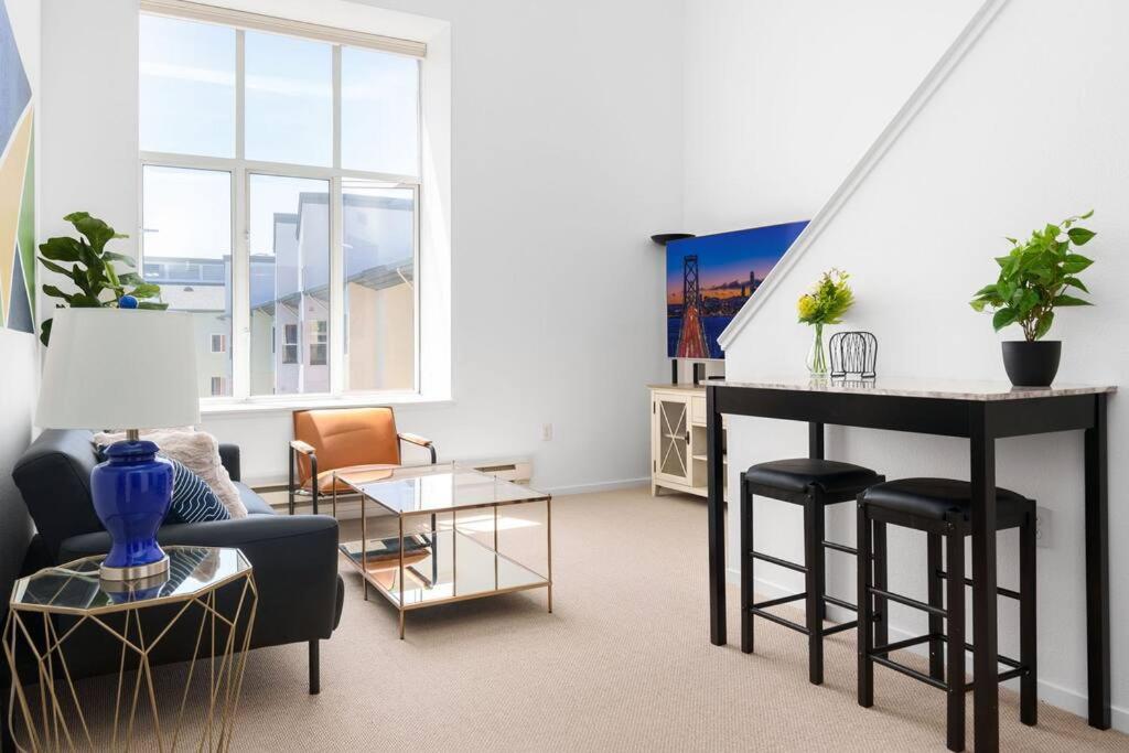 Modern Loft in Mission / Hayes Valley with Parking view 3