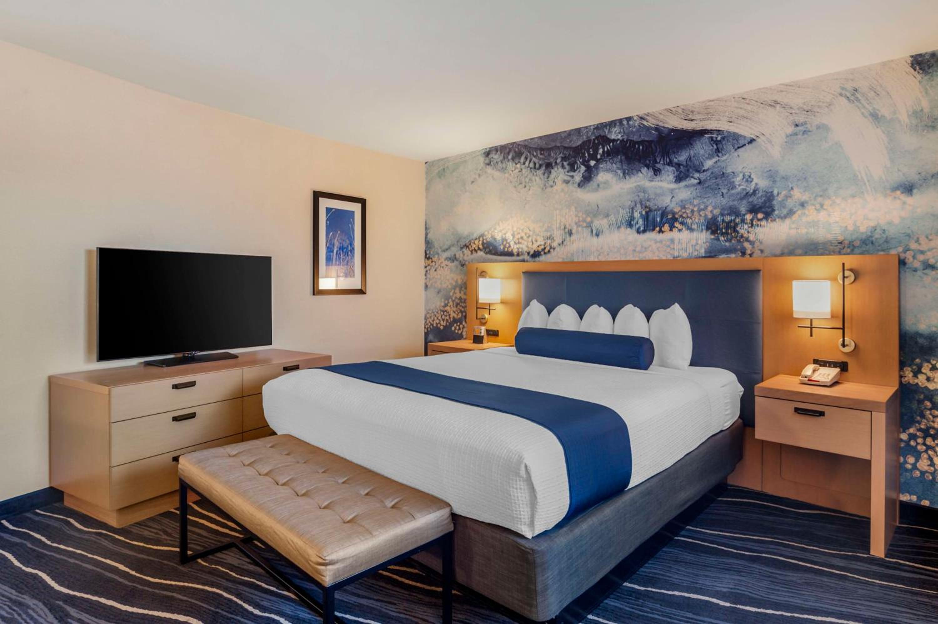 Best Western Plus Marina Gateway Hotel - Property Image 52