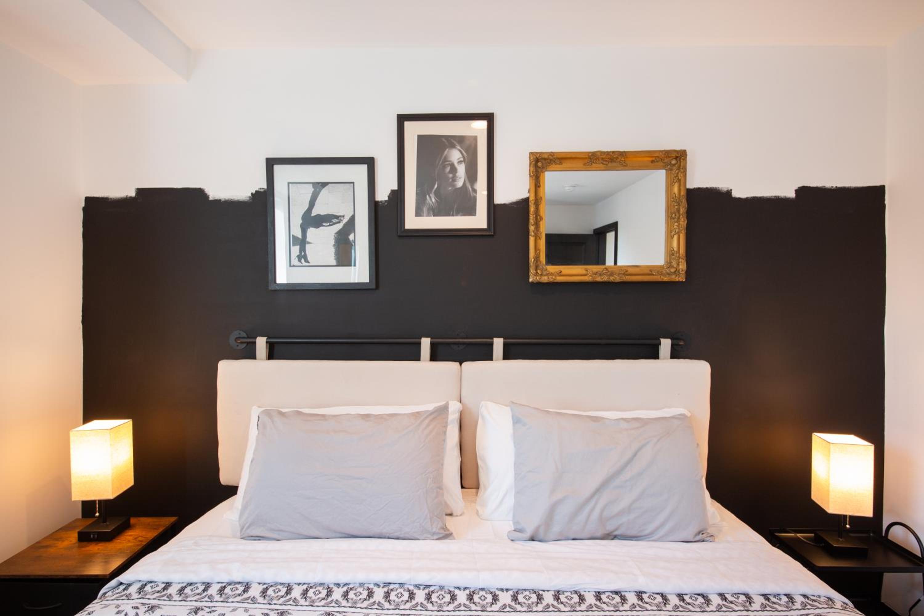 Spacious Luxury Villas in the heart of LA! Free parking and Jacuzzi