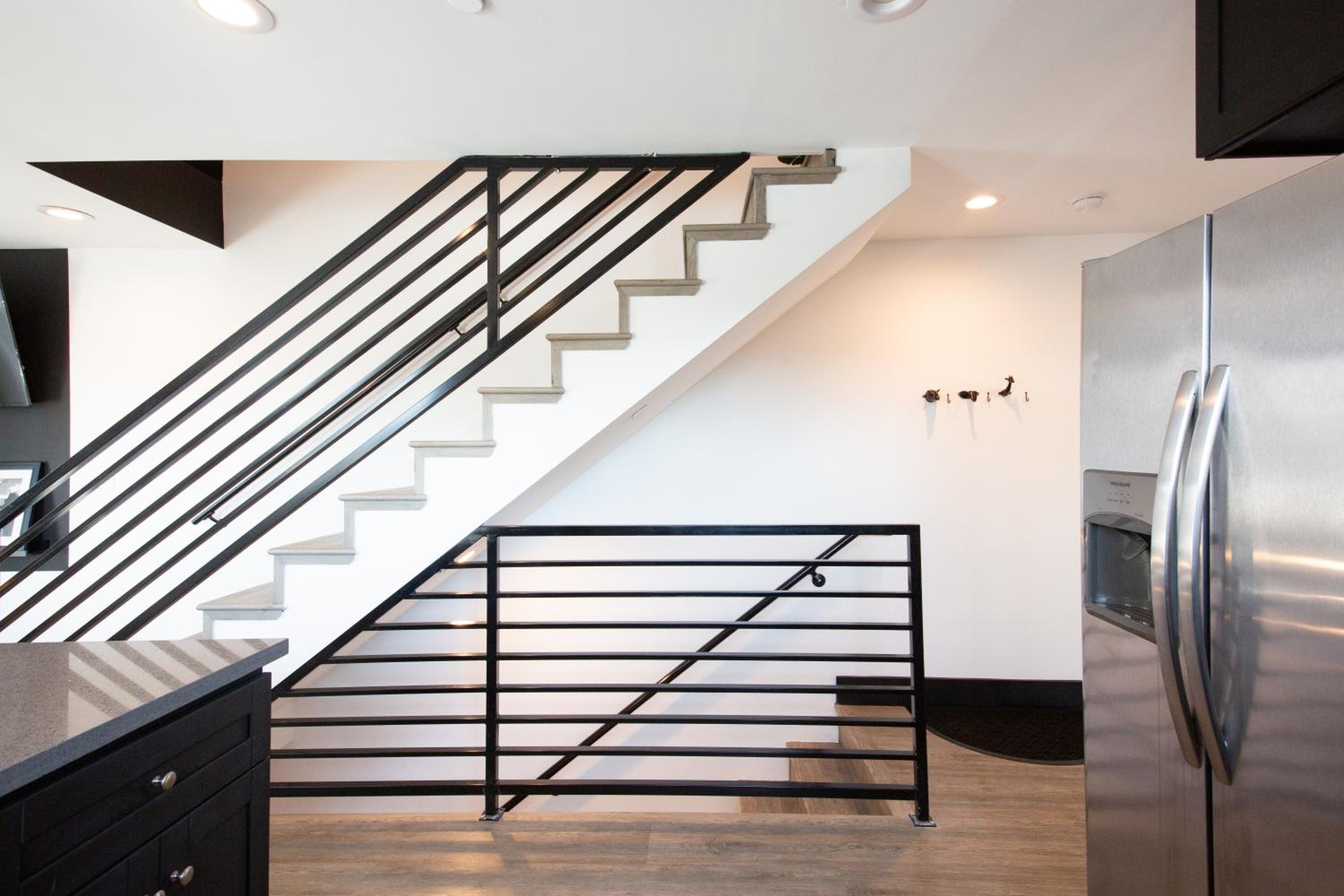 Spacious Luxury Villas in the heart of LA! Free parking and Jacuzzi