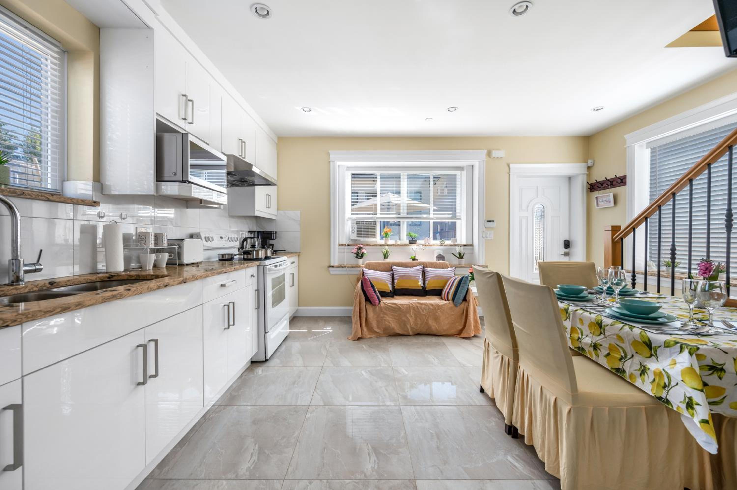 Three bedrooms new laneway house near public transit & FIFA training site
