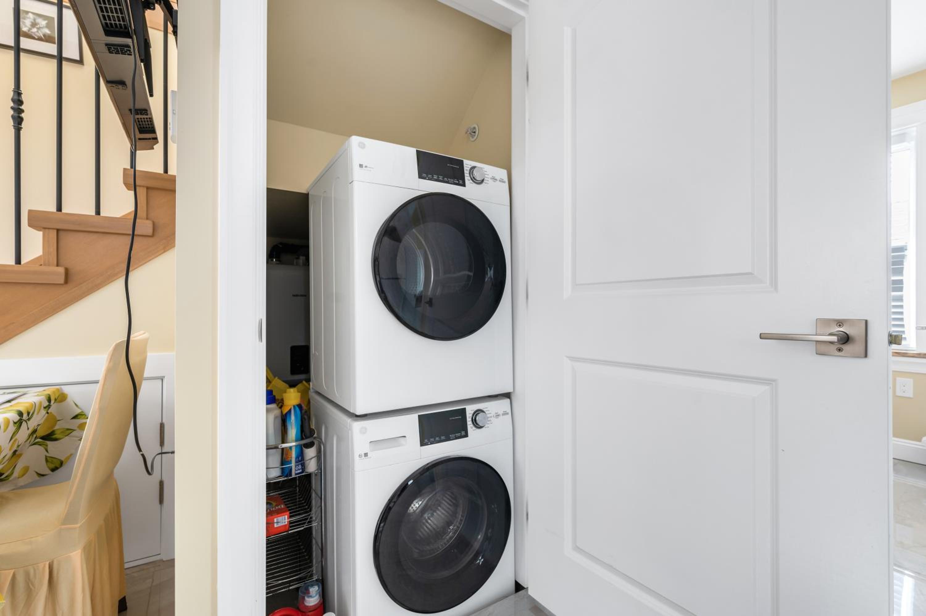 Three bedrooms new laneway house near public transit & FIFA training site