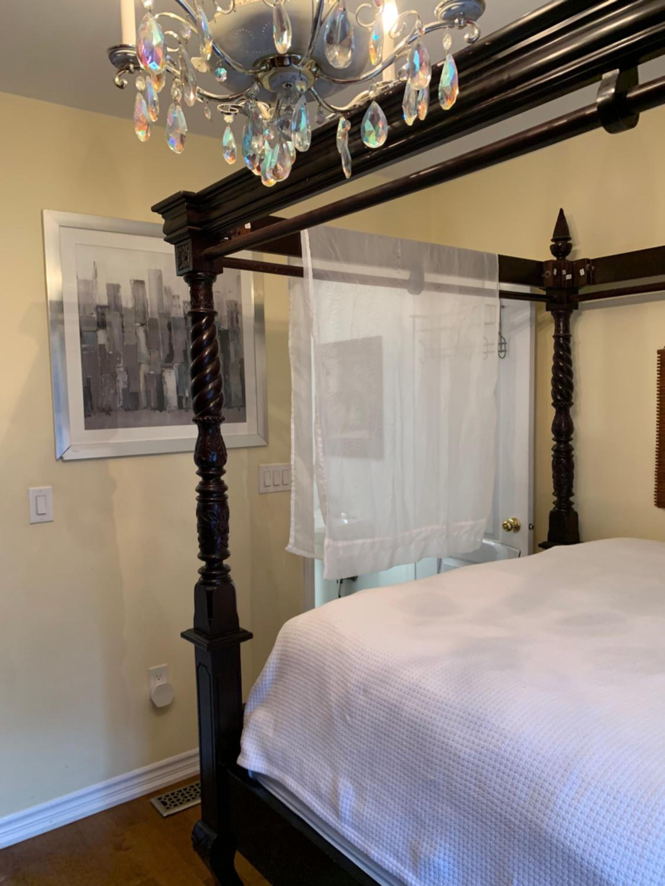 Comfortable Cozy and Convenient rooms for rent