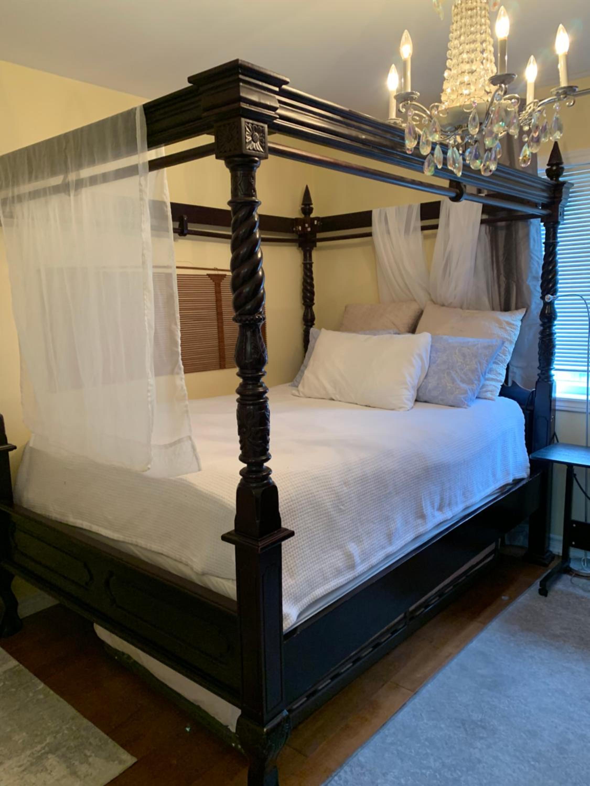 Comfortable Cozy and Convenient rooms for rent