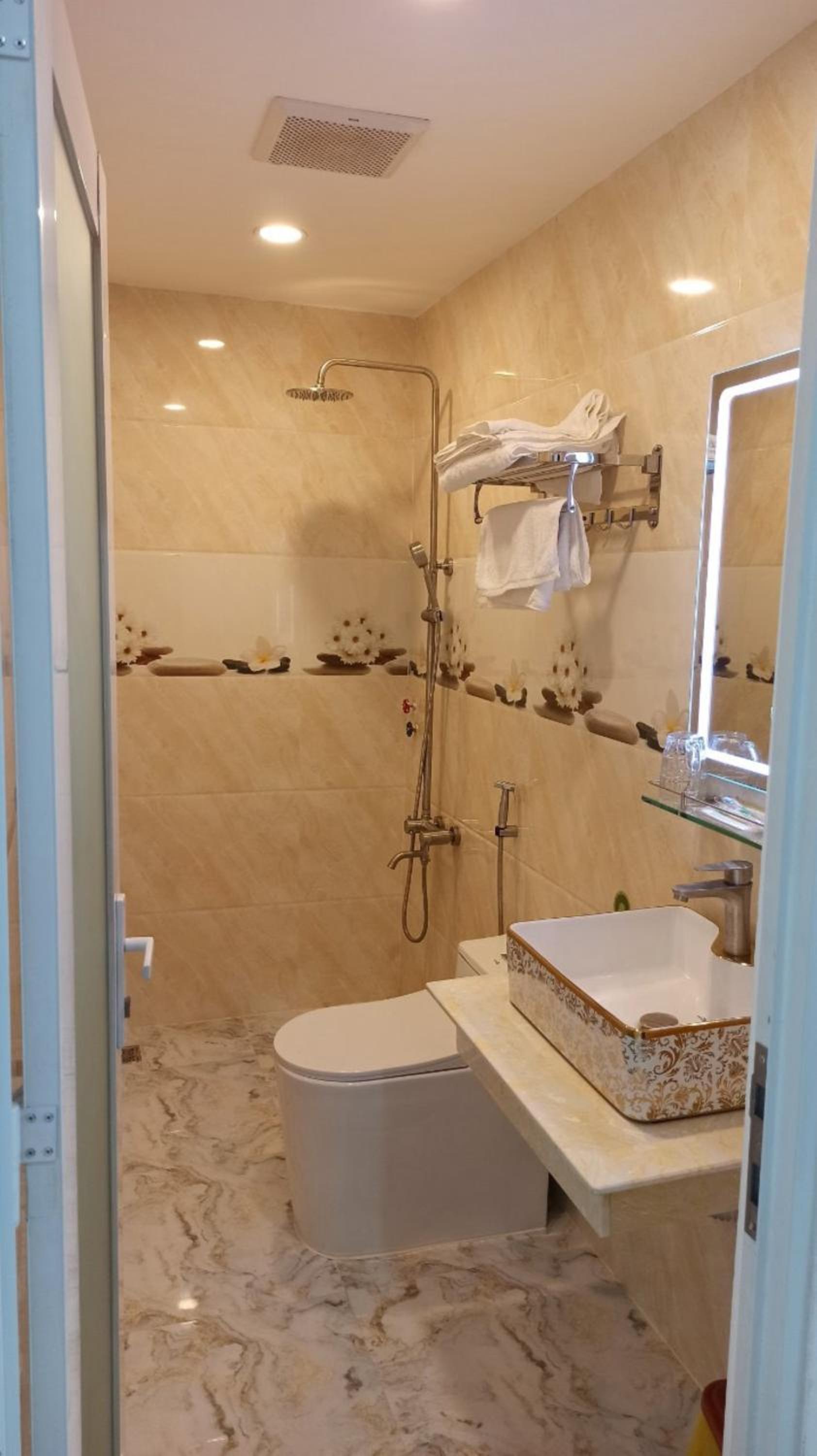 Hostel Luxury Tây Bắc view 5