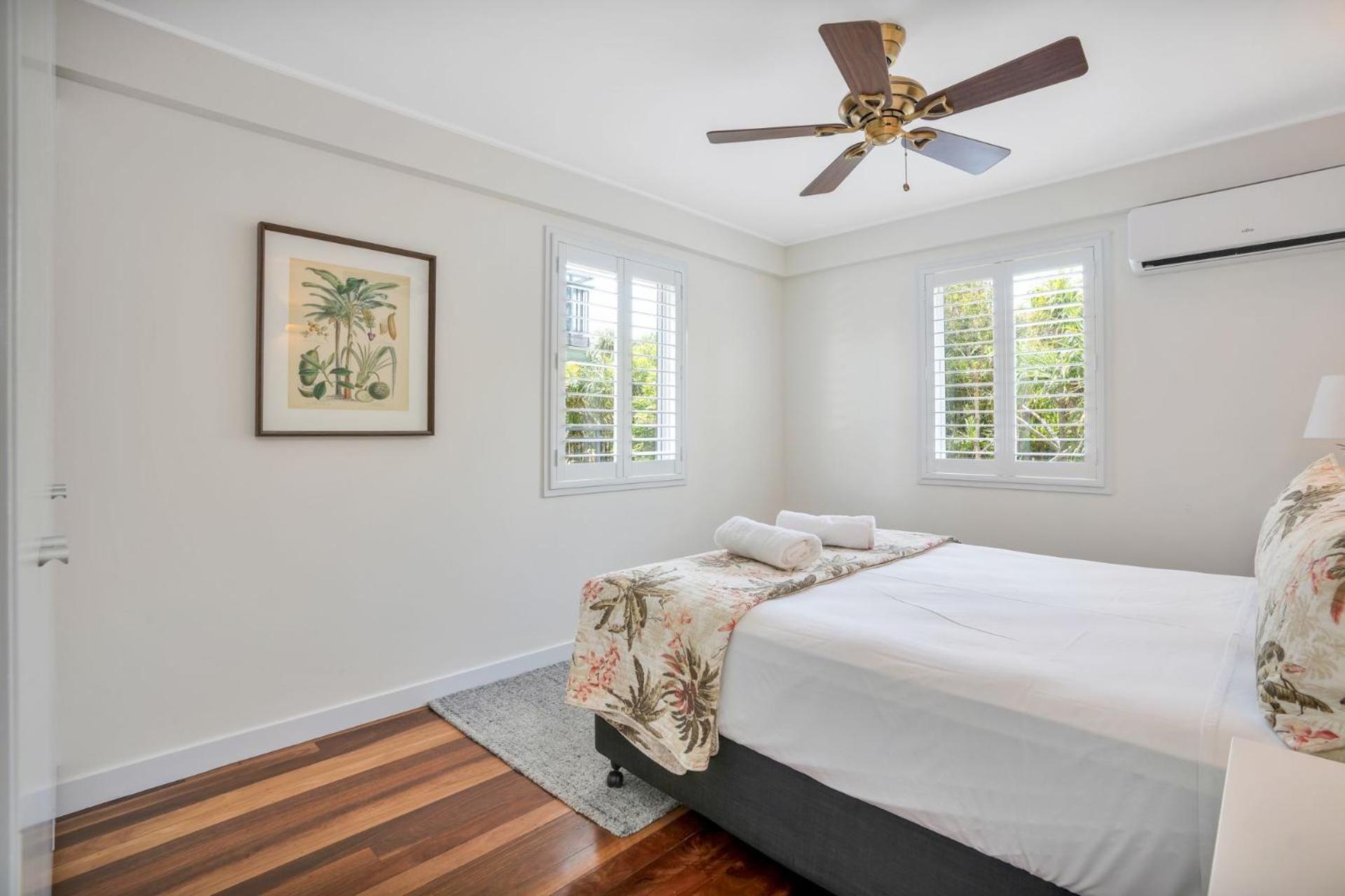 Surfside Beach House 23 Rainbow Shores Aircon Walk To Beach Pool