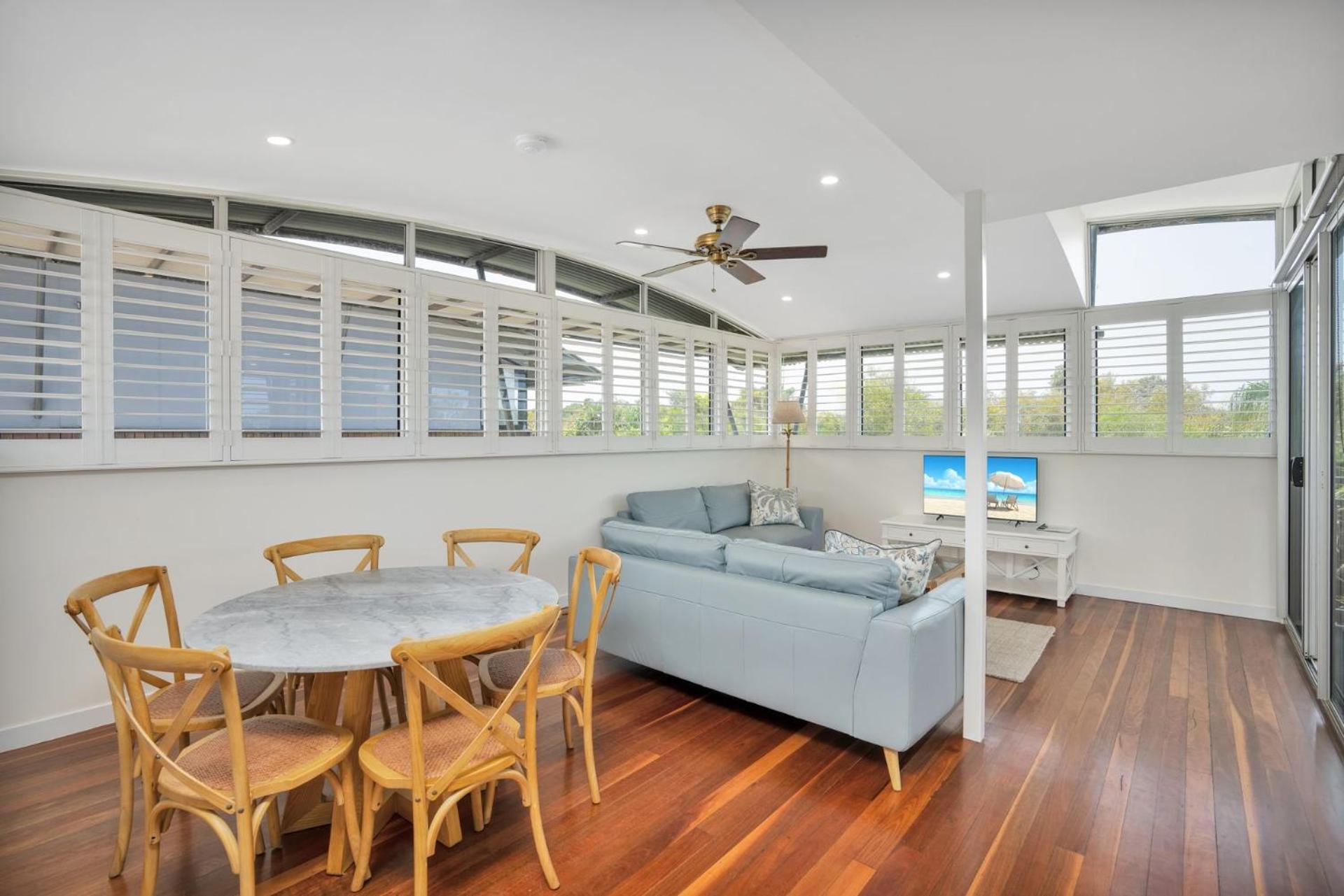 Surfside Beach House 23 Rainbow Shores Aircon Walk To Beach Pool
