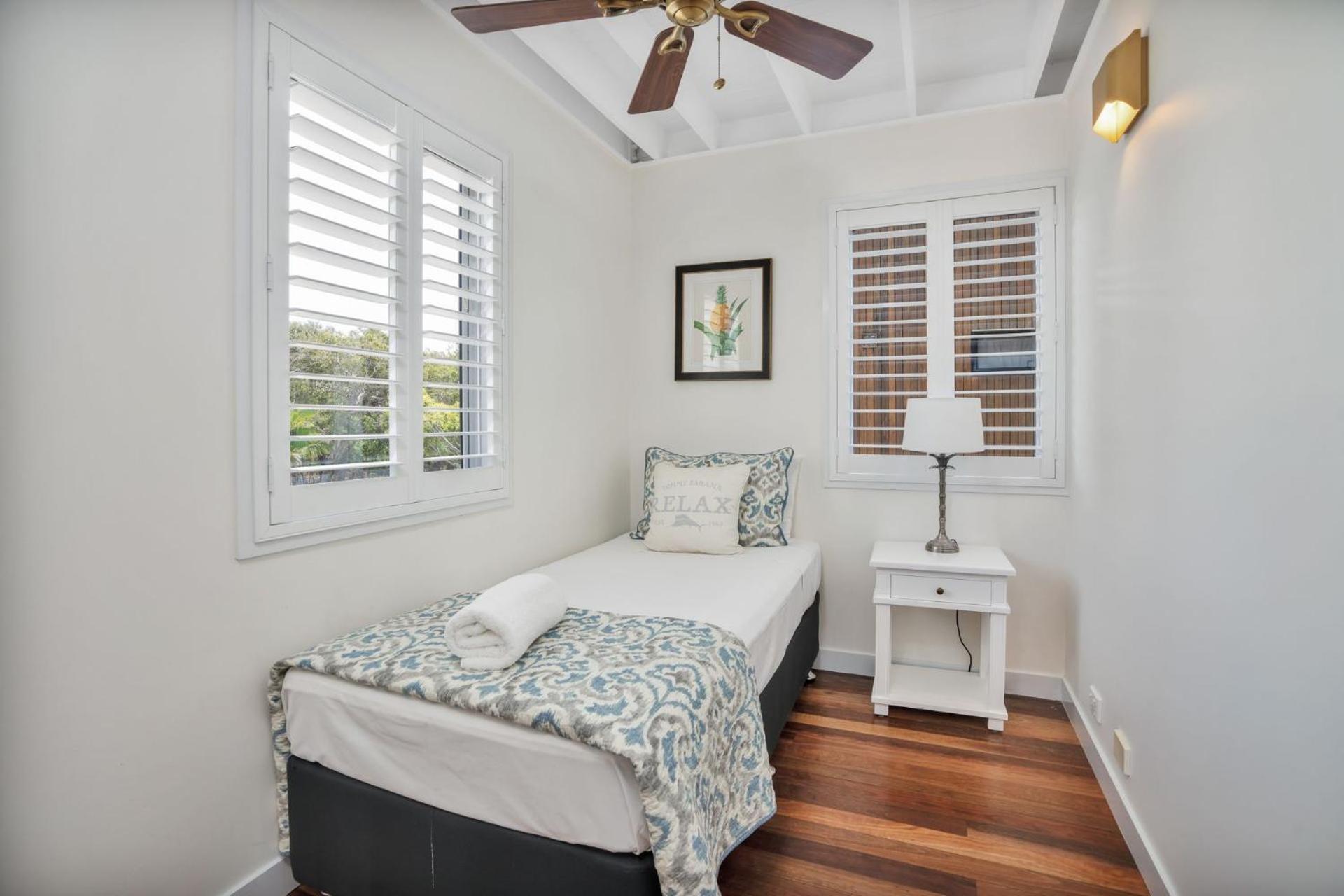 Surfside Beach House 23 Rainbow Shores Aircon Walk To Beach Pool