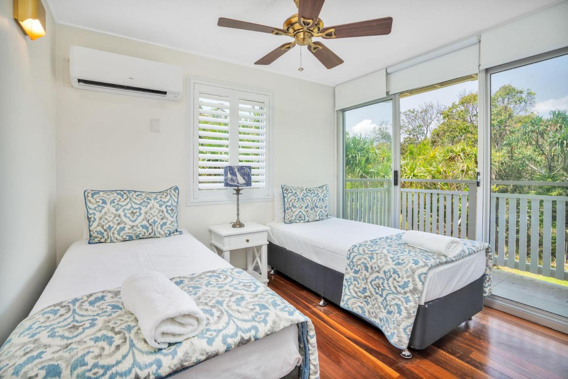 Surfside Beach House 23 Rainbow Shores Aircon Walk To Beach Pool