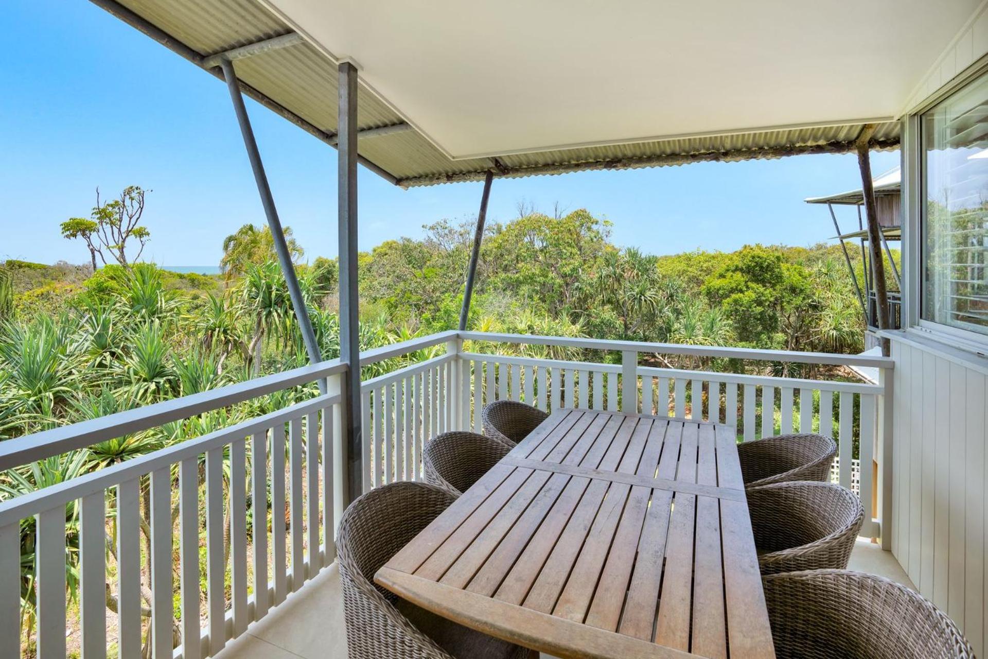 Surfside Beach House 23 Rainbow Shores Aircon Walk To Beach Pool