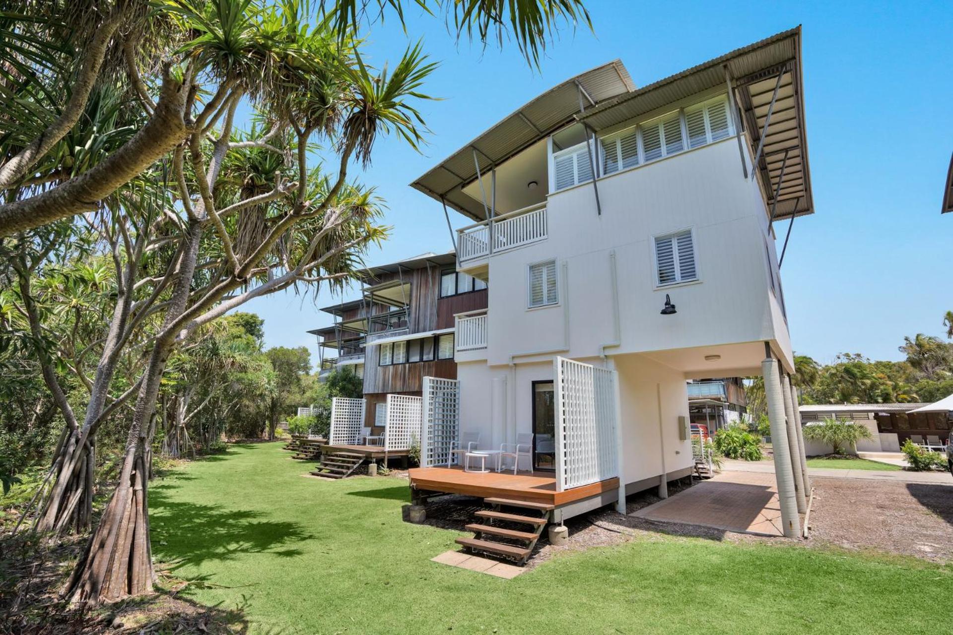 Surfside Beach House 23 Rainbow Shores Aircon Walk To Beach Pool