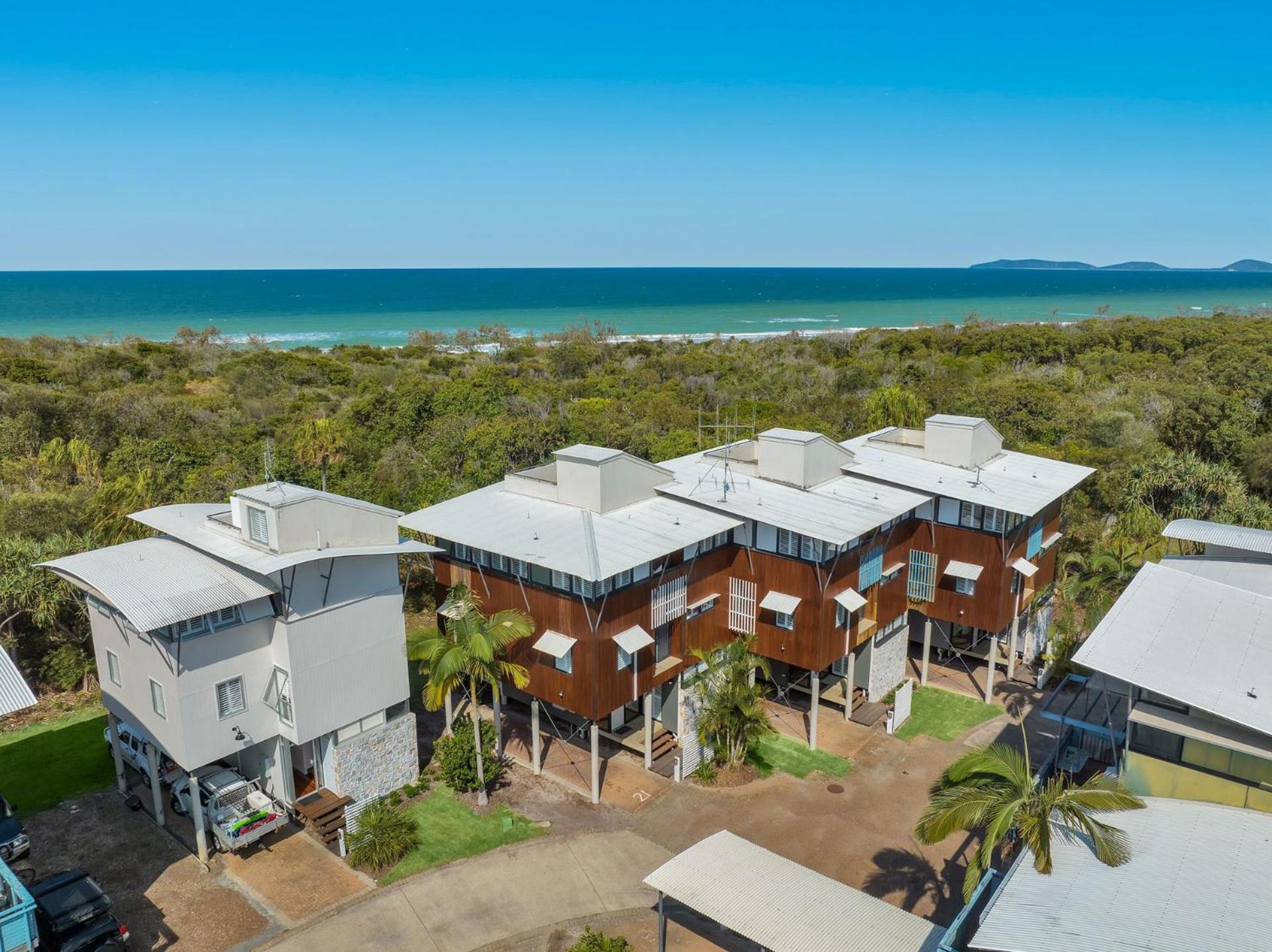 Surfside Beach House 23 Rainbow Shores Aircon Walk To Beach Pool