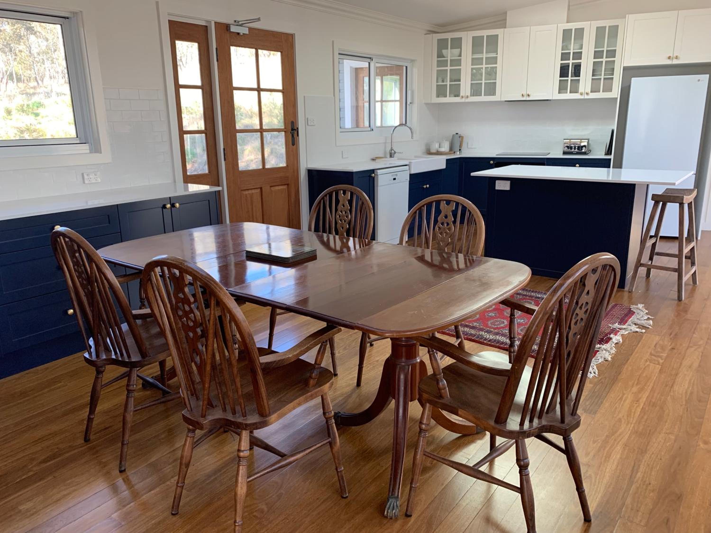 Summit House Armidale - 2 or 4 Bedrooms