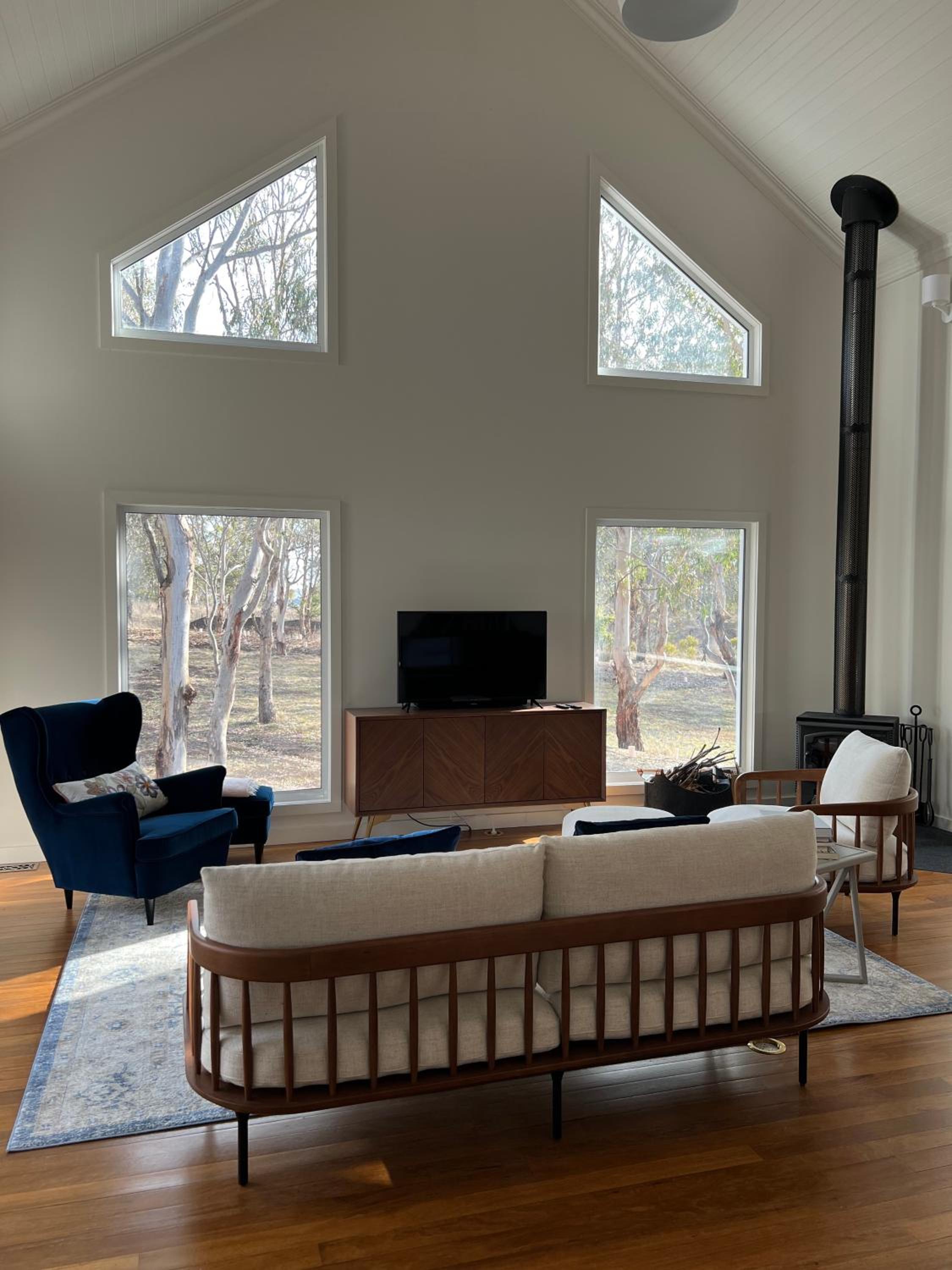 Summit House Armidale - 2 or 4 Bedrooms