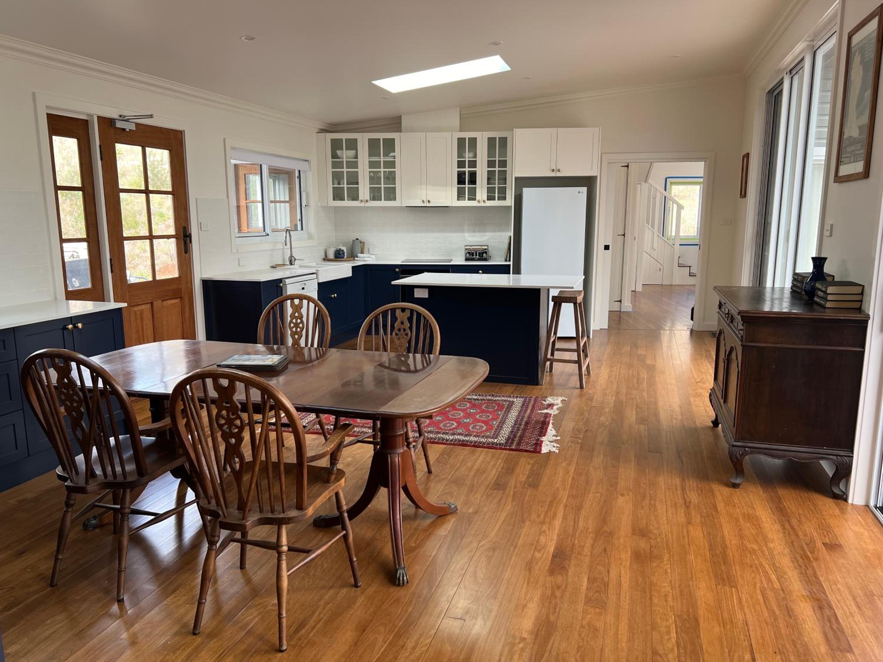Summit House Armidale - 2 or 4 Bedrooms