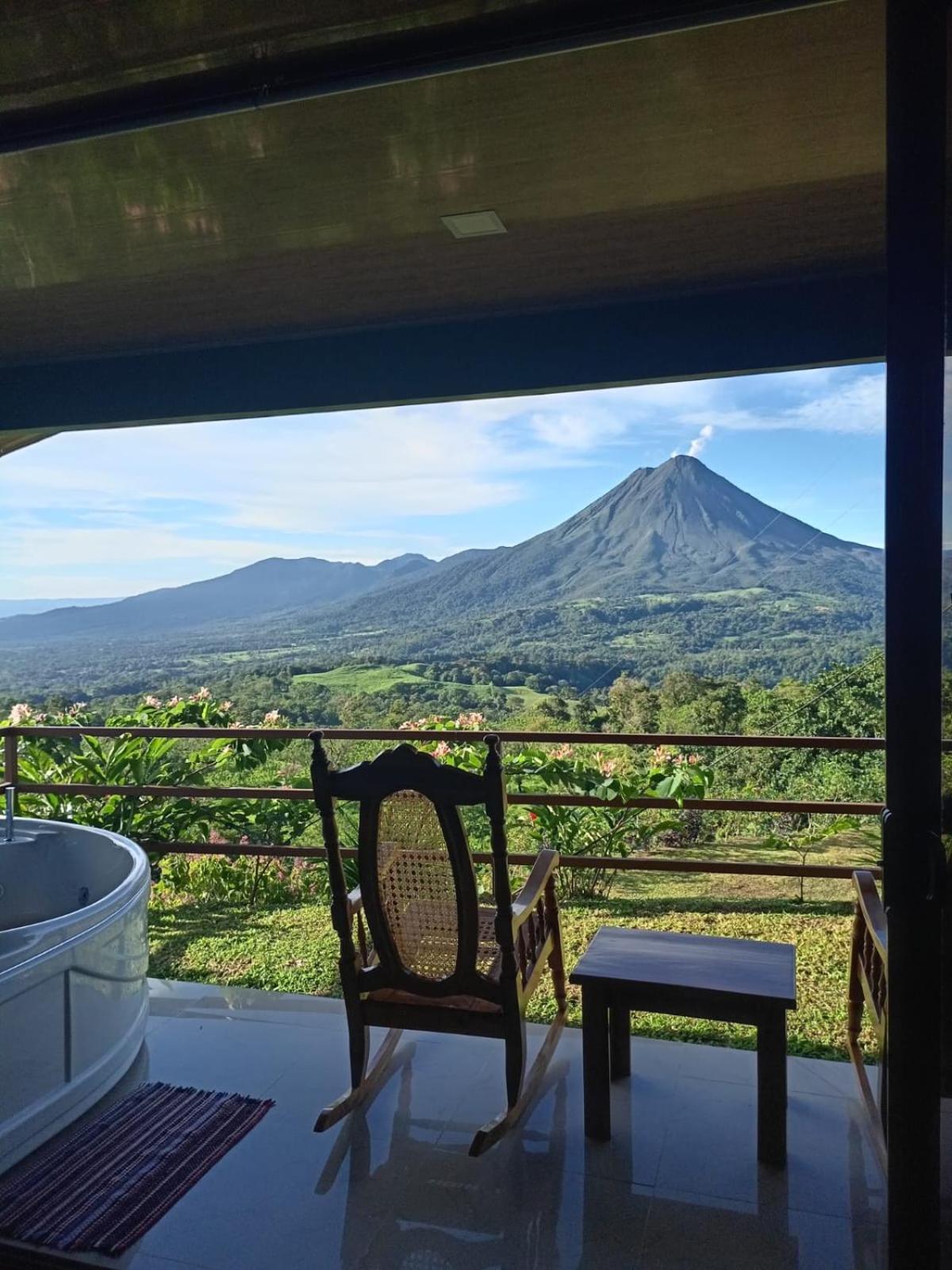 Encanto Arenal lodge view 4