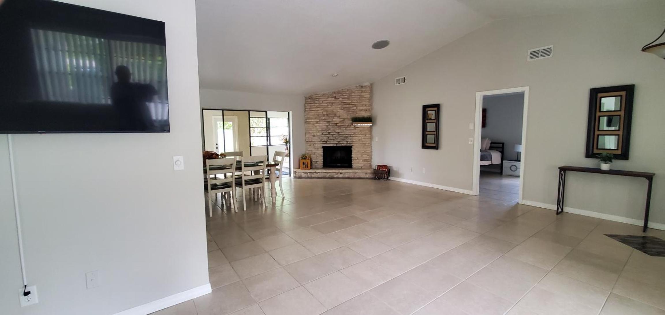 Coastal Vacation House Lucy view 3