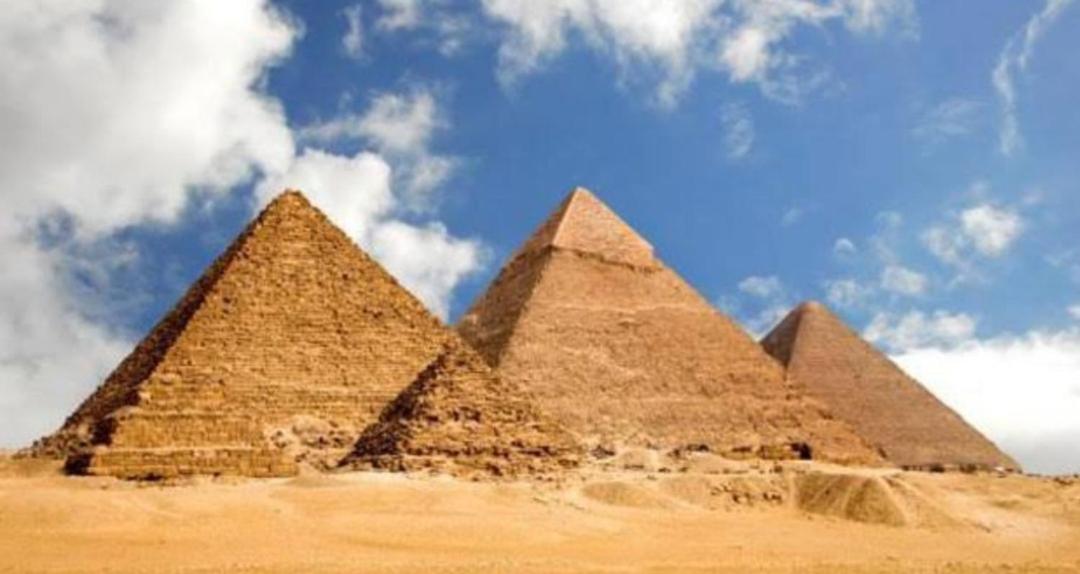Wunderschöne Wohnung zur Kurzzeit Miete. Perfekte Lage. Nähe Pyramiden