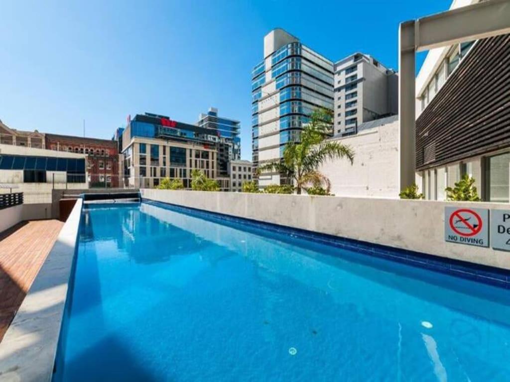 Luxury 2BR Apt Pool, Gym, Prime Spot Zodiak Stays view 2
