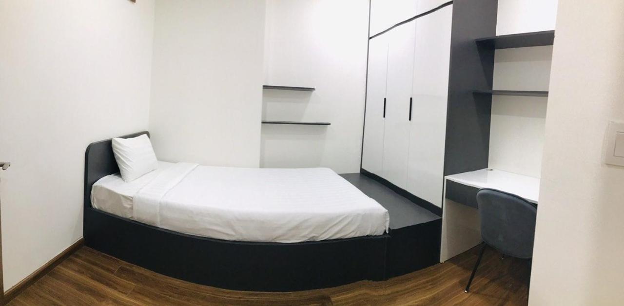 3 bedroom Golden Park Apartment near Cau Giay Park