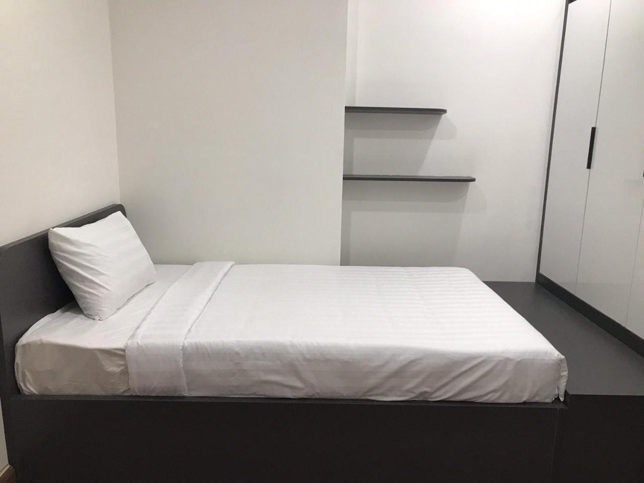 3 bedroom Golden Park Apartment near Cau Giay Park
