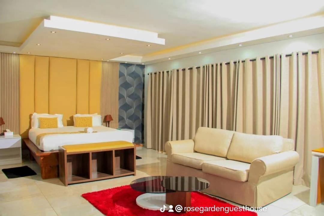 Tlokweng Rose Garden Guesthouse