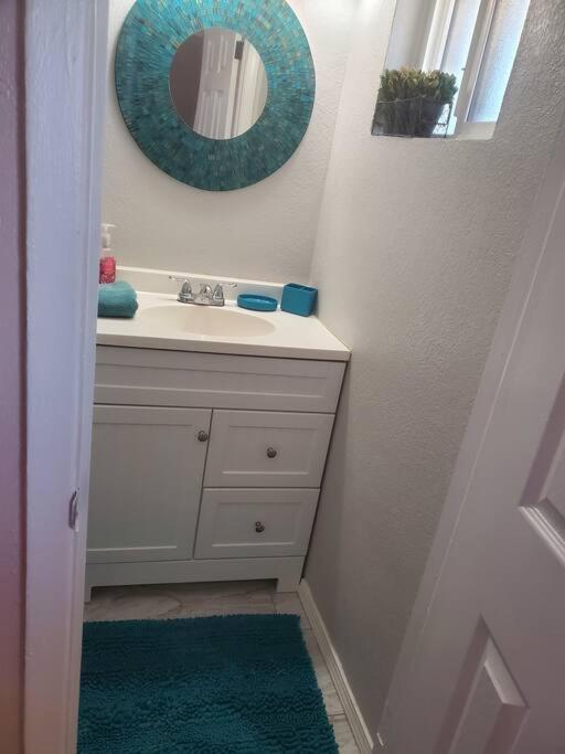 Spacious West El Paso 19 min from Airport, Fort Bliss Military Base view 4