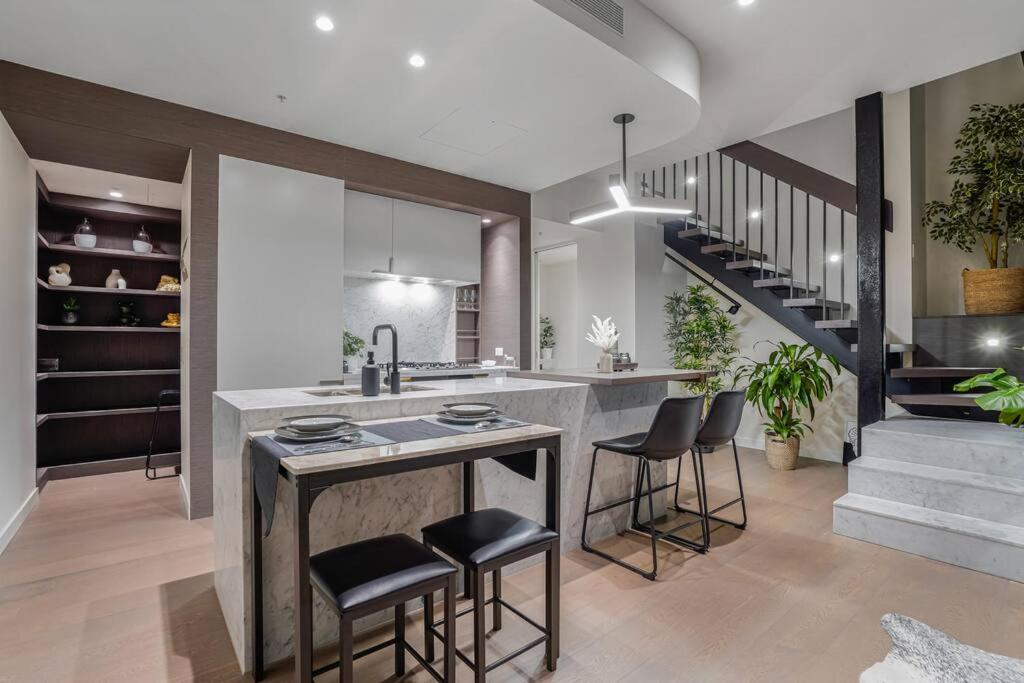 Delicated Loft in Central 2Bed 2.5Bath 2Carpark