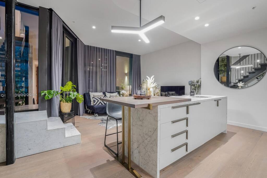Delicated Loft in Central 2Bed 2.5Bath 2Carpark