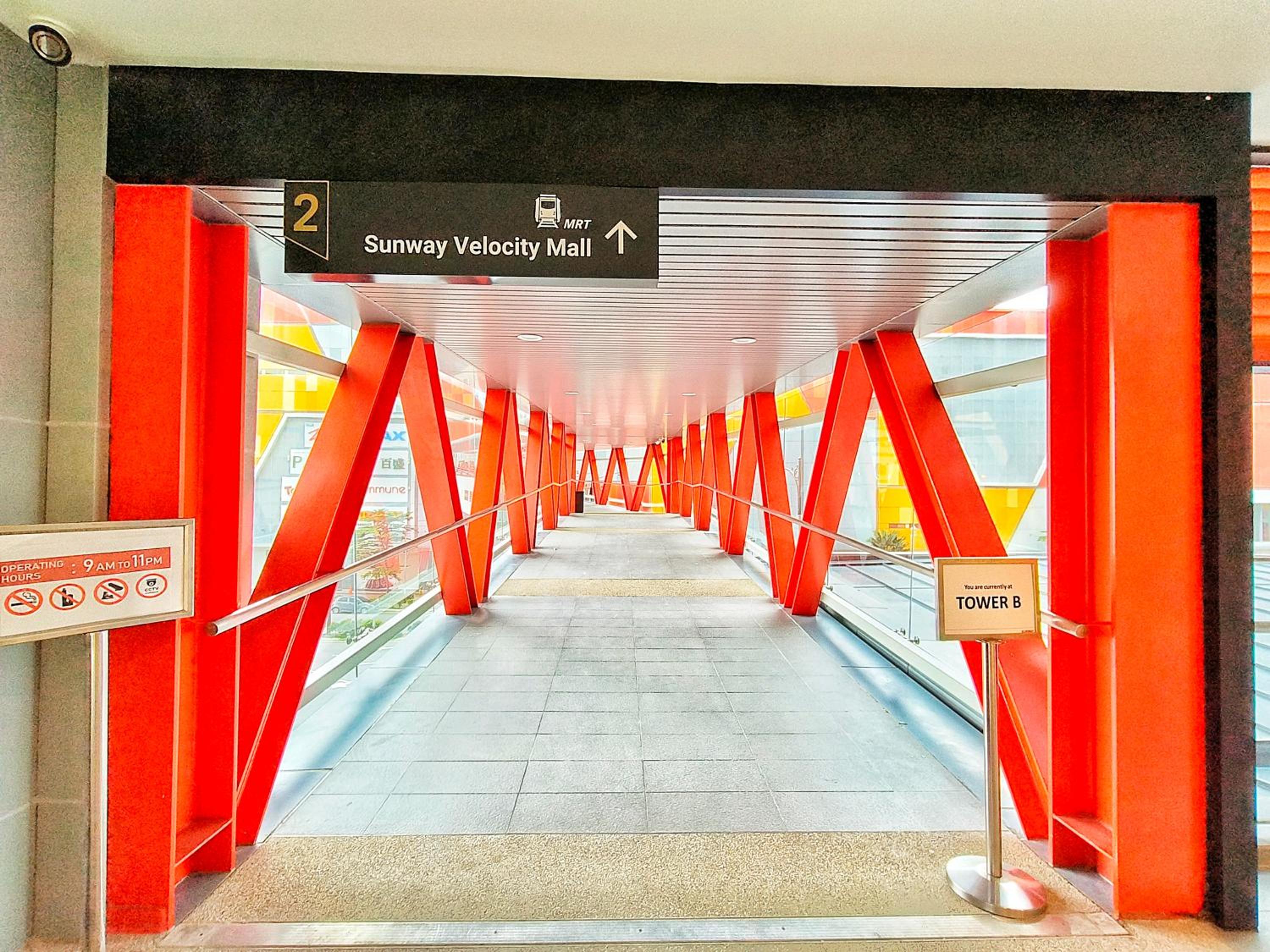 KL Sunway Velocity Two - Link Bridge to Velocity Mall & MRT - Spacious 3B-2R Apart for 6-8pax