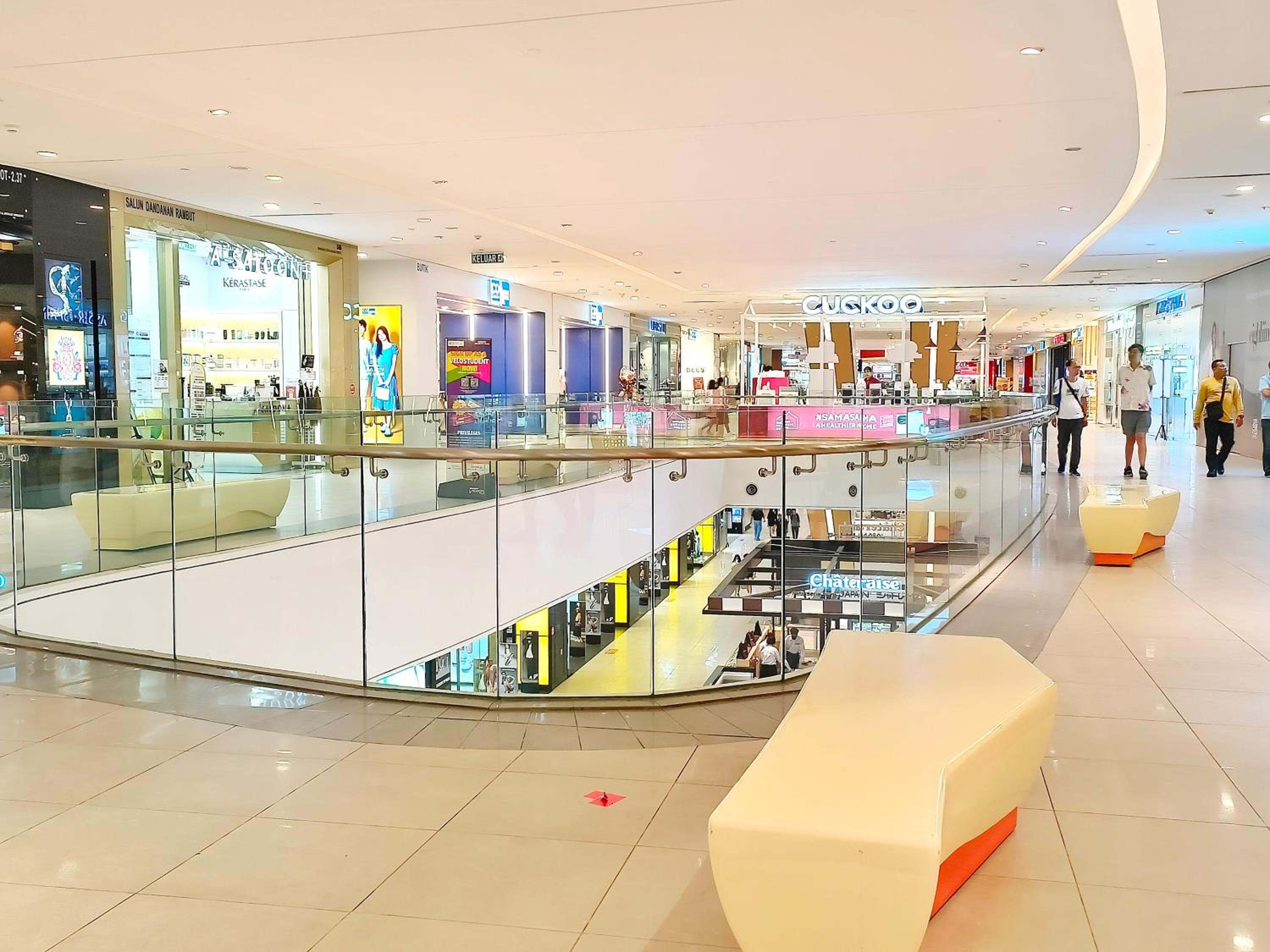 KL Sunway Velocity Two - Link Bridge to Velocity Mall & MRT - Spacious 3B-2R Apart for 6-8pax