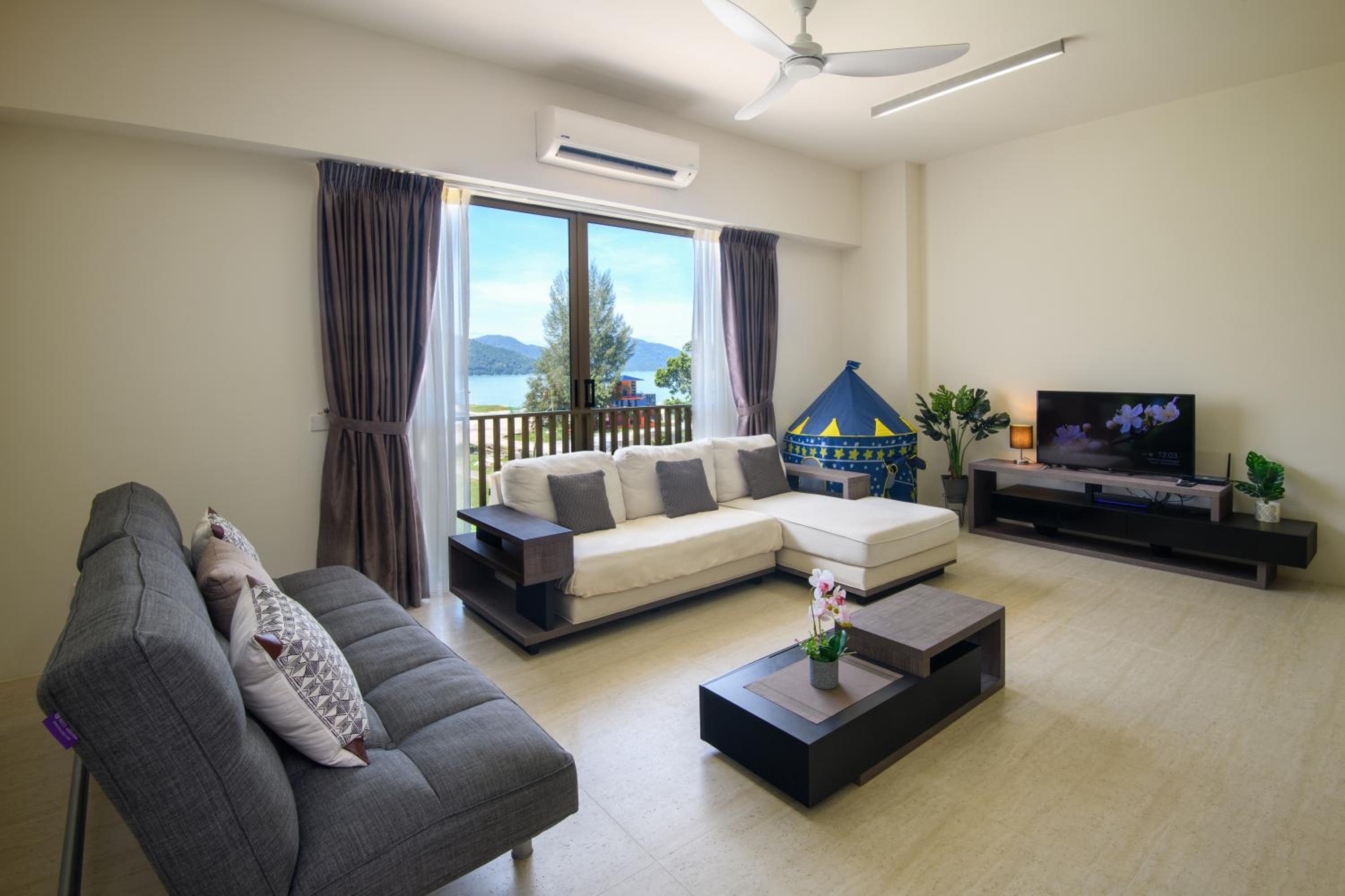 By The Sea Beach Front Apartment photo 8