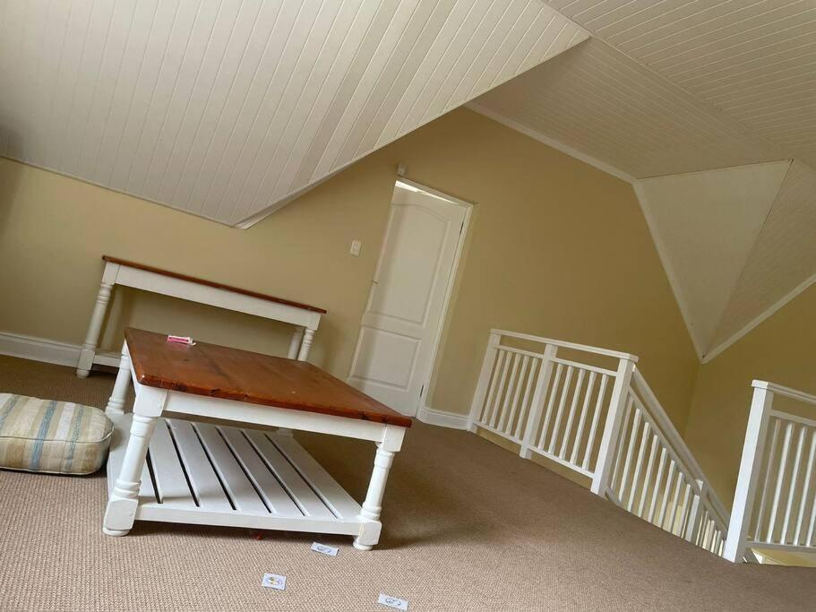 Precious, Peaceful 3bedroom, 6 sleeper family home! view 3