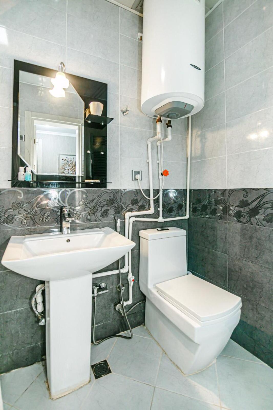 Azneft Square Deluxe Apartment