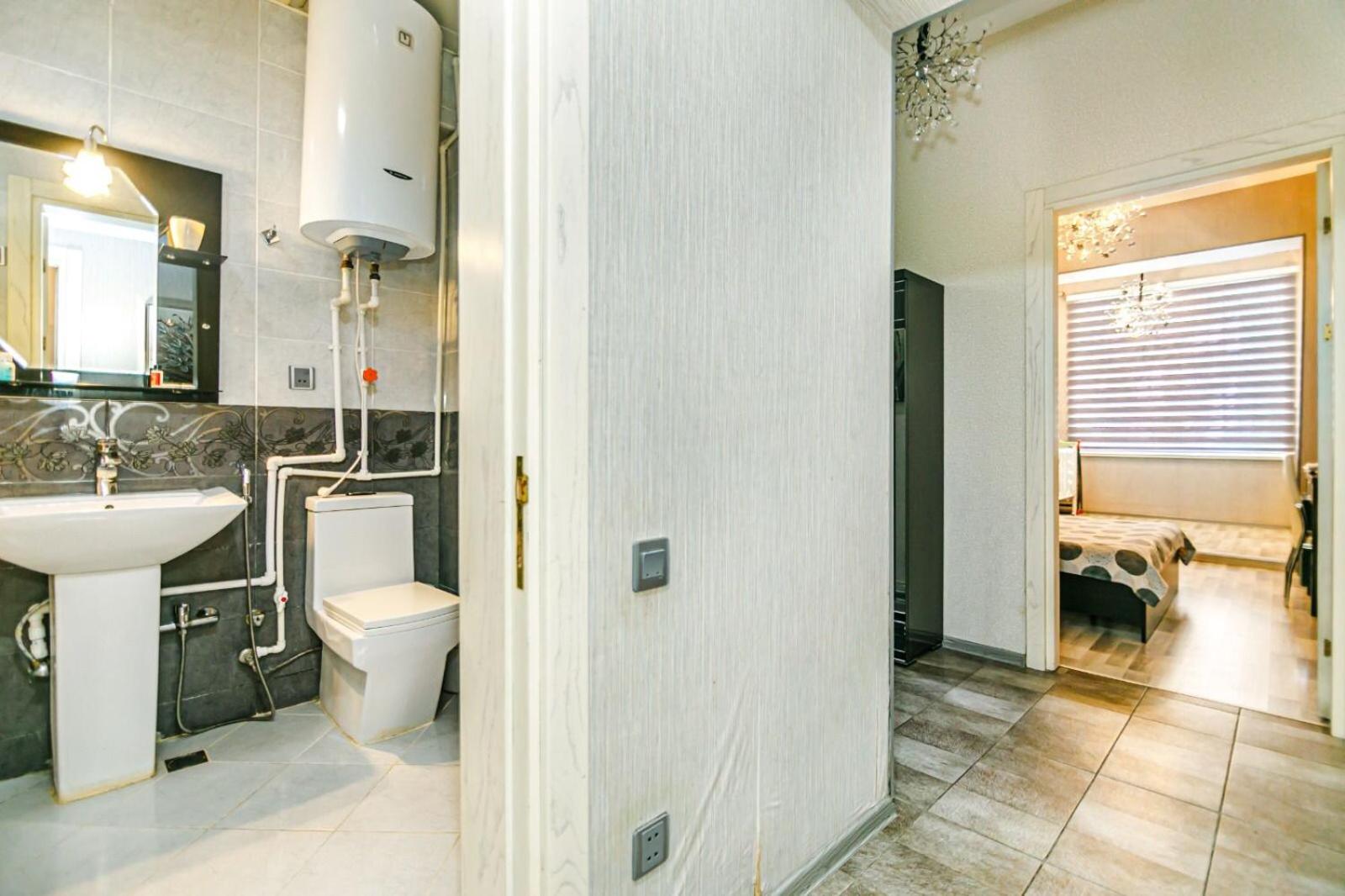 Azneft Square Deluxe Apartment