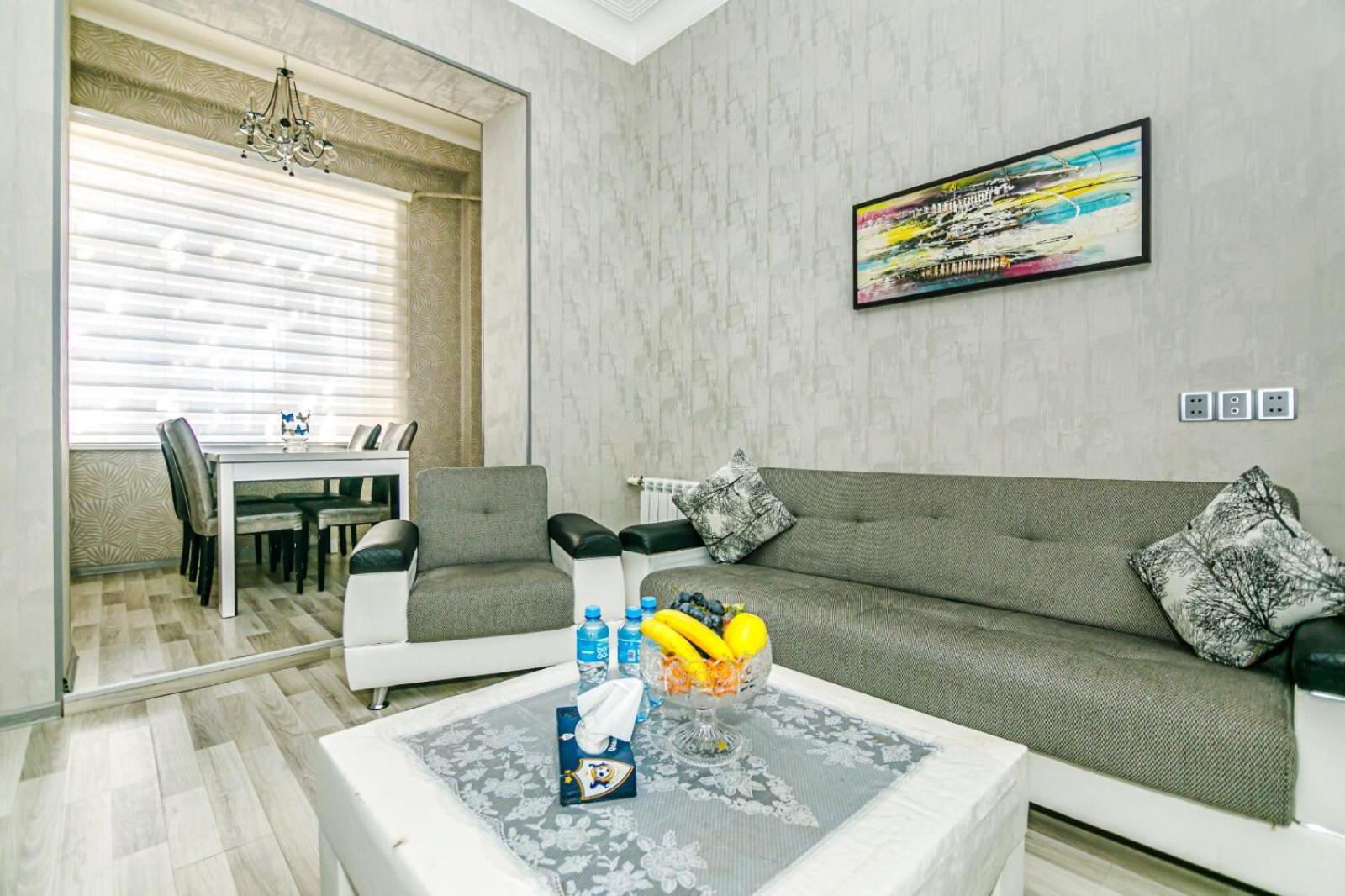 Azneft Square Deluxe Apartment