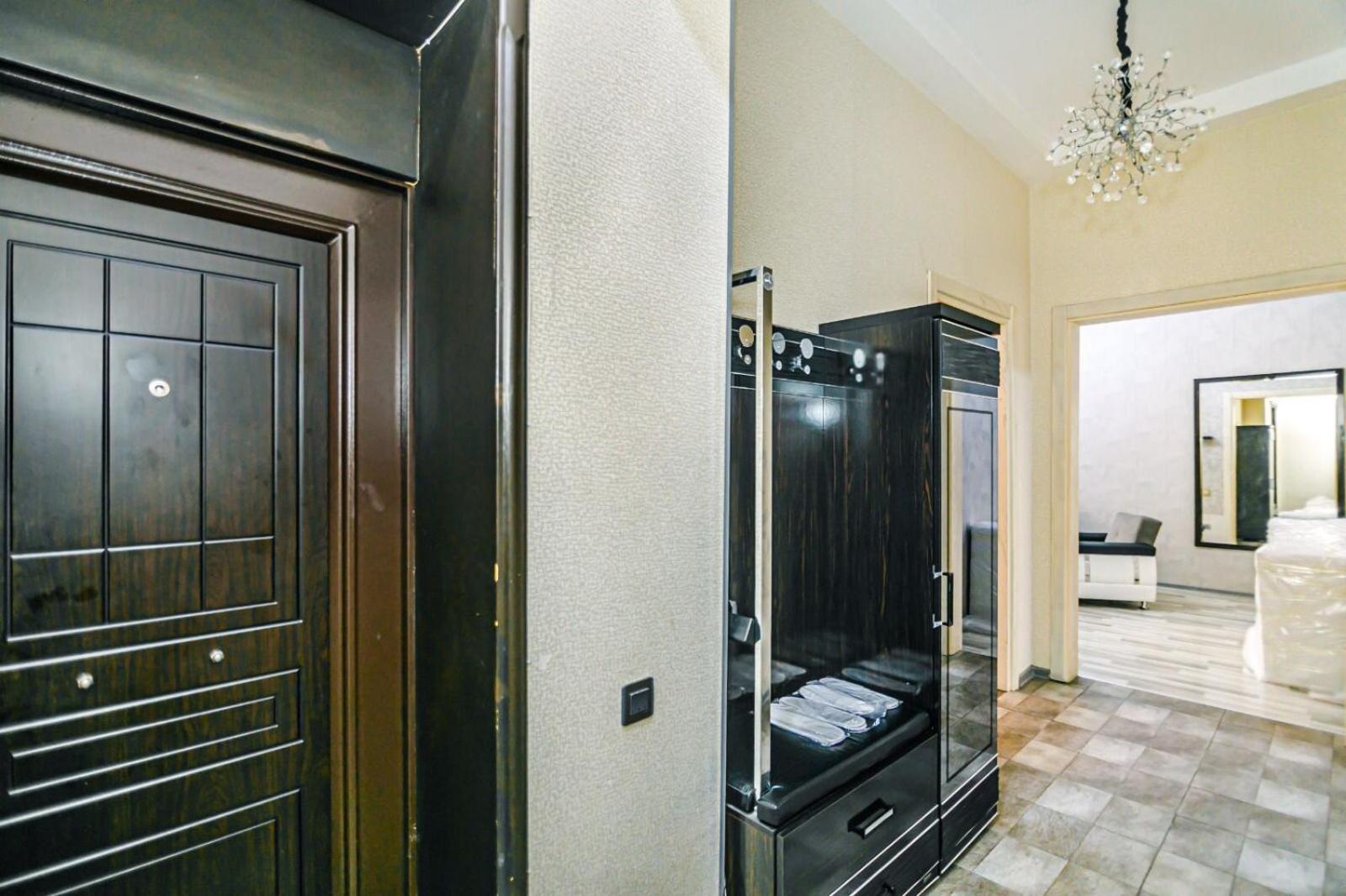 Azneft Square Deluxe Apartment
