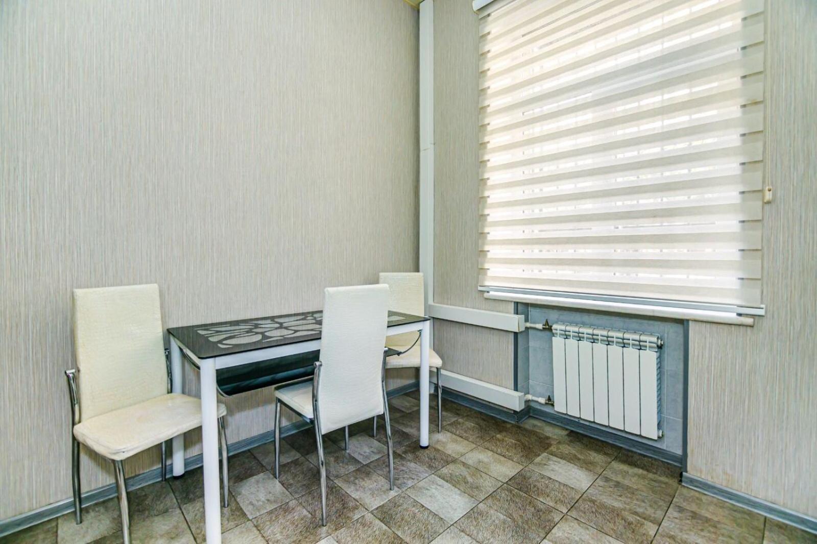 Azneft Square Deluxe Apartment