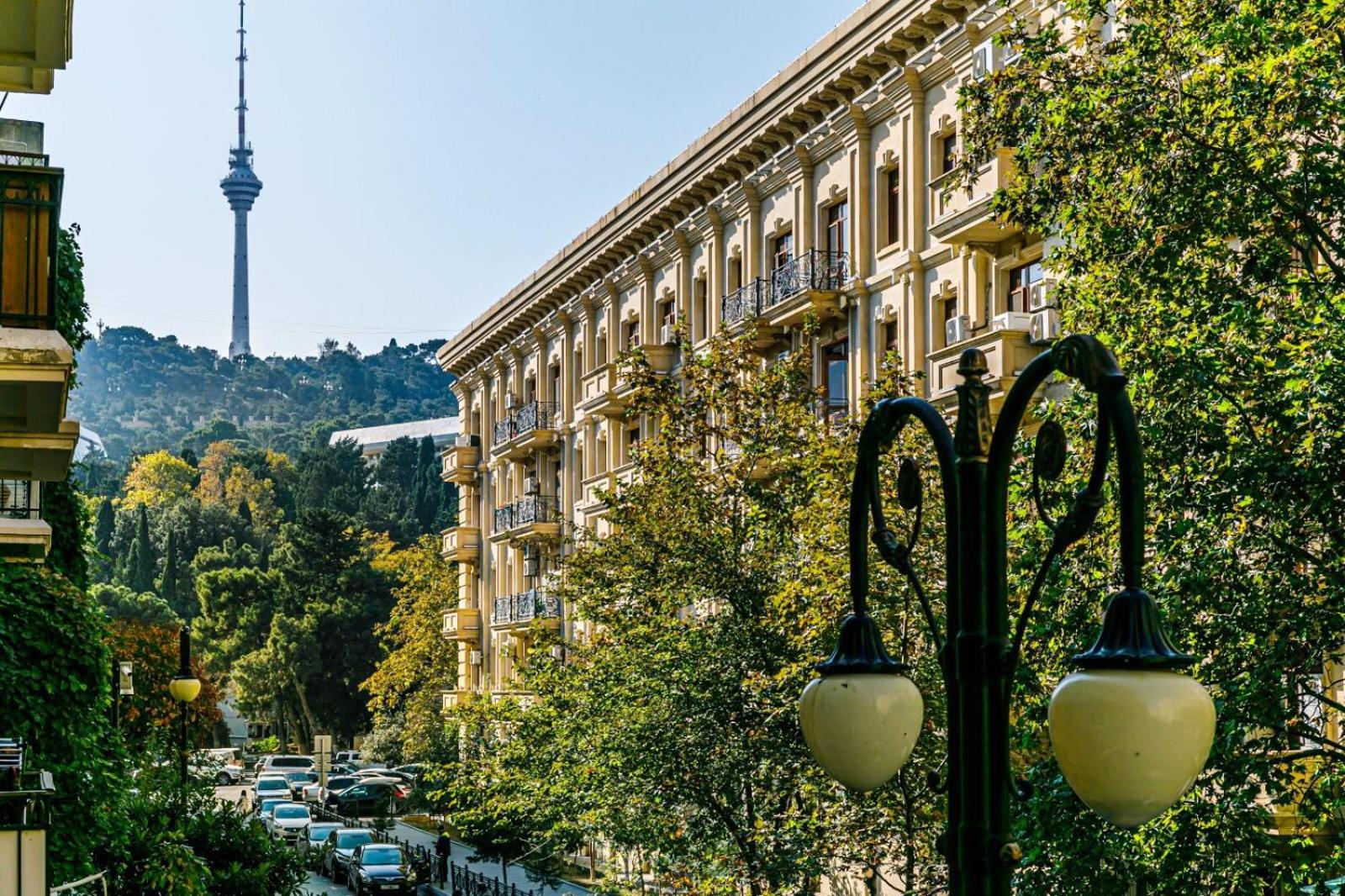 Azneft Square Deluxe Apartment