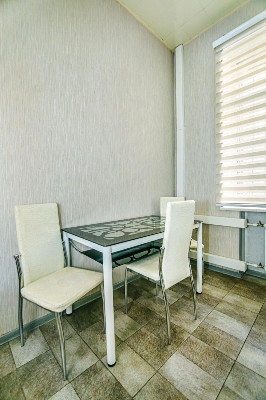 Azneft Square Deluxe Apartment