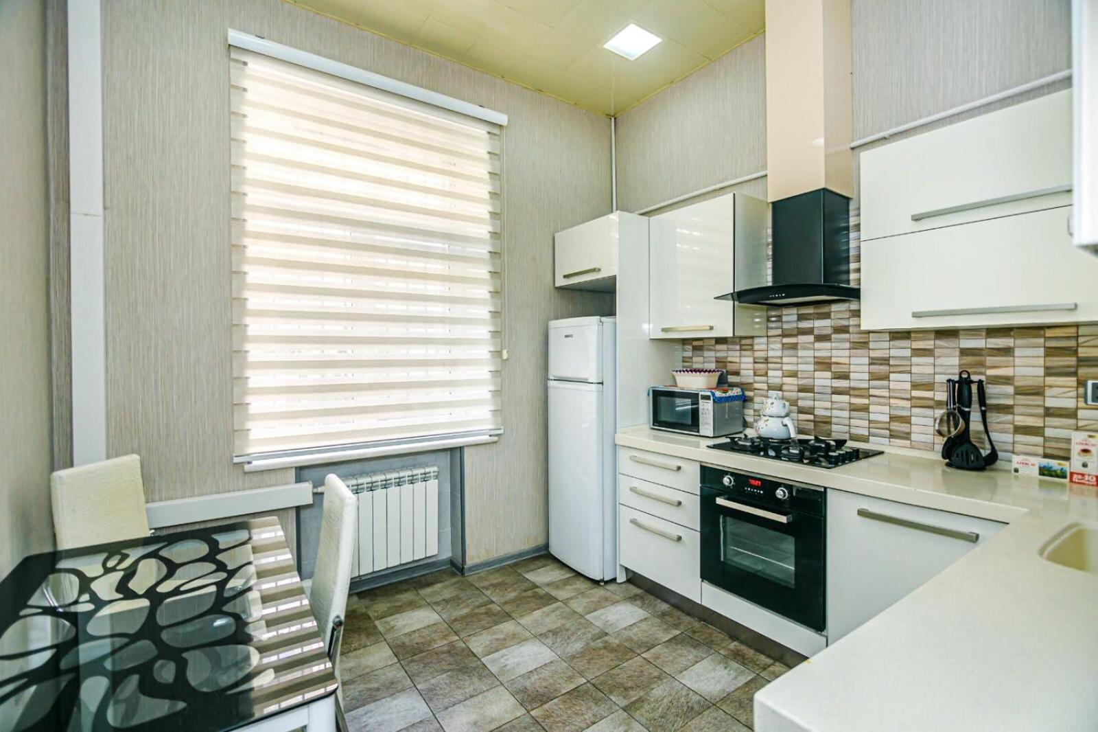 Azneft Square Deluxe Apartment