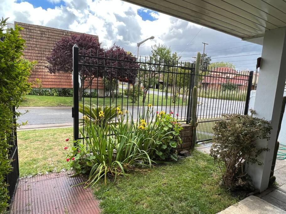 CASA HERMOSA EN LA MEJOR ZONA PARQUE . DISFRUTALA!